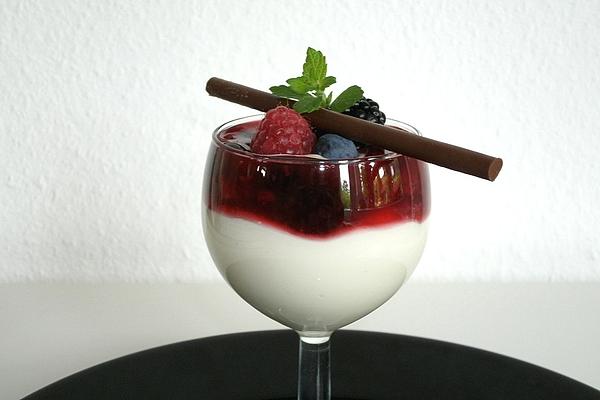 Mascarpone Quark Dream with Red Fruit Jelly