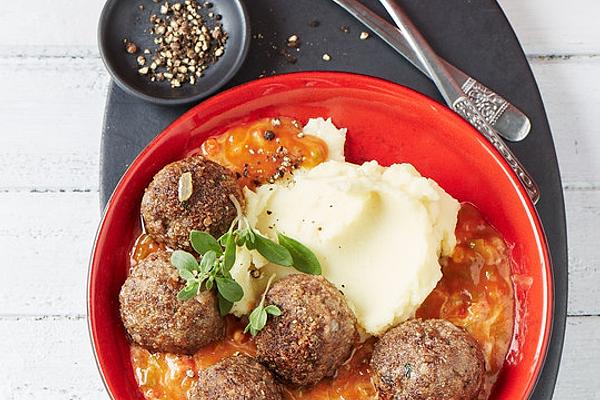 Meatballs with Paprika Sauce