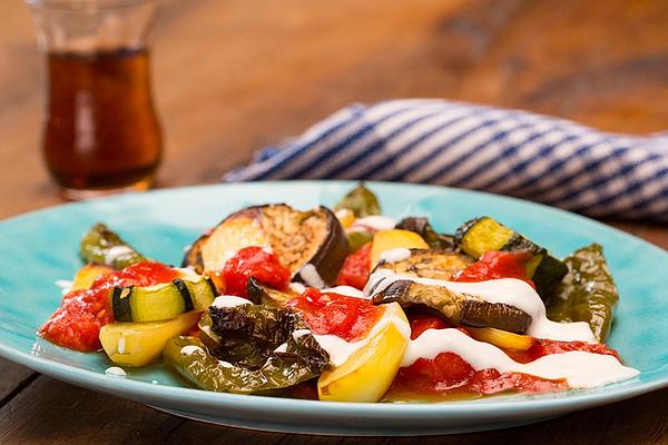 Mediterranean Baked Vegetables with Yogurt – Tomato Sauce