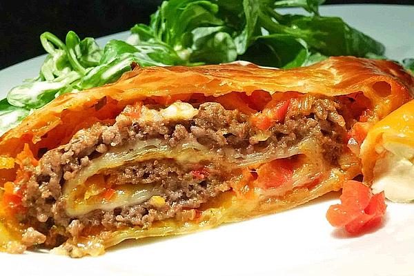 Minced Meat, Bell Pepper and Cheese Strudel