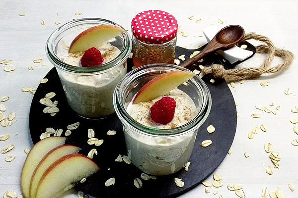 Muesli with Yogurt and Fruits
