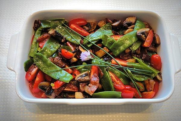 Mushroom Salad with Snow Peas