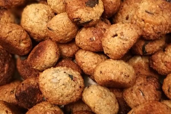 Nibble Balls with Nuts and Kernels