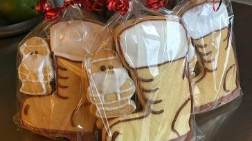 Crunchy Christmas Cookies / Santa Claus Cookies To Cut Out