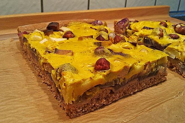 Onion Pie with Apple and Nuts