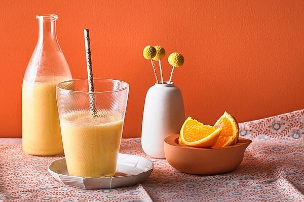Orange, Banana and Buttermilk Smoothie