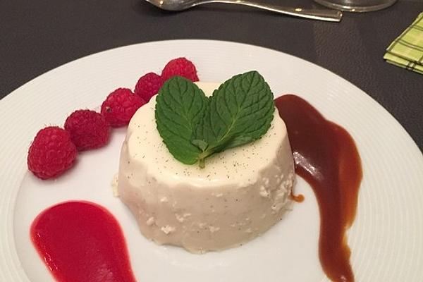 Panna Cotta with Caramel Sauce