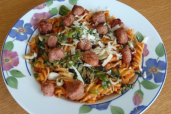 Pasta with Chilli – Cherry Tomatoes, Fried Spring Onions and Salsiccia