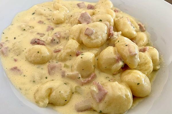 Pasta with Ham – Cream – Cheese Sauce
