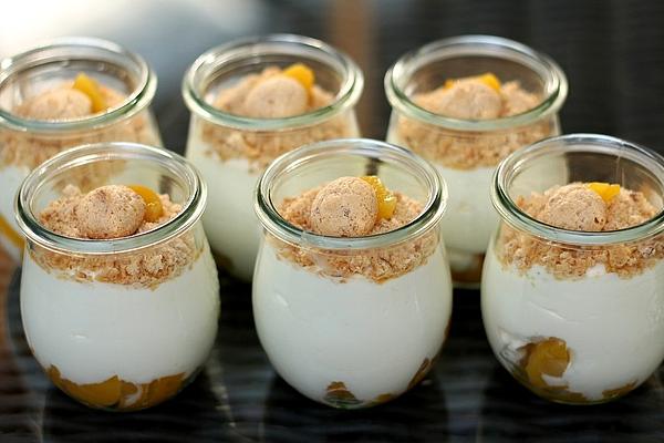 Peach and Amarettini Cream