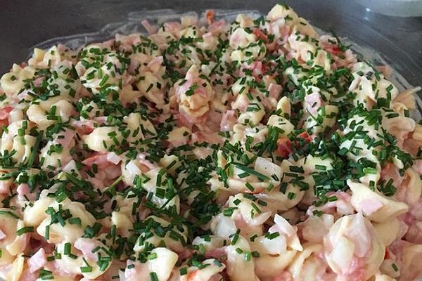 Pia`s Tortellini Salad