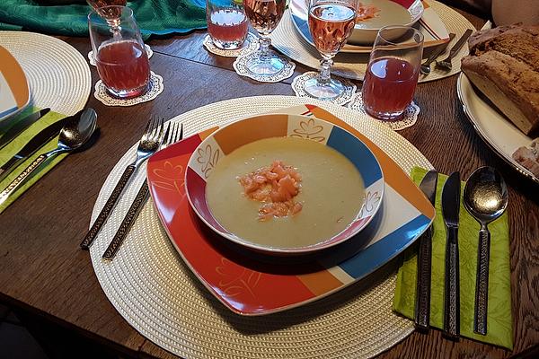 Potato – Leek – Soup with Salmon and Tomatoes