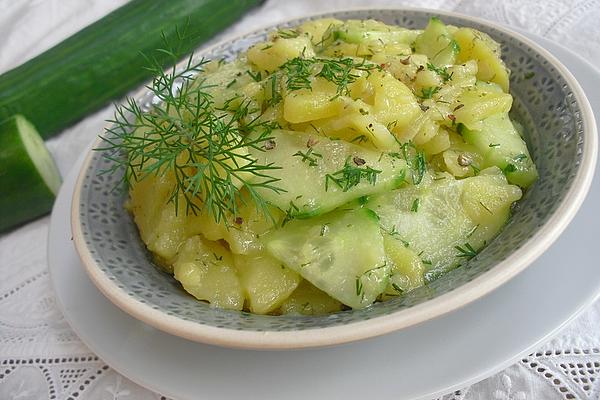 Potato Salad with Vinegar, Oil and Cucumber