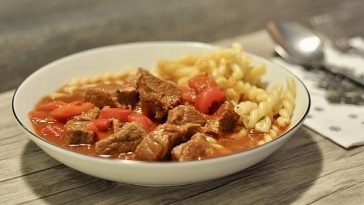 Hungarian Goulash – Pörkölt
