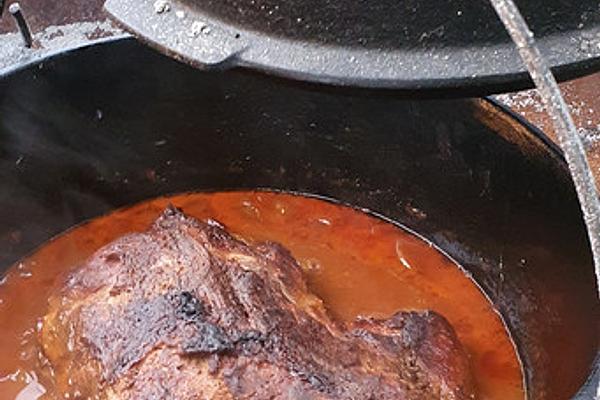 Pulled Pork from Dutch Oven