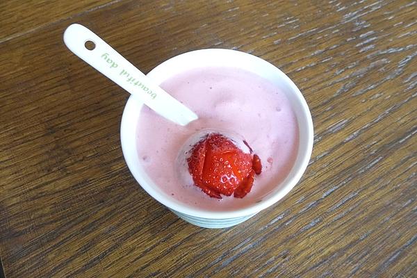Quark and Raspberry Ice Cream