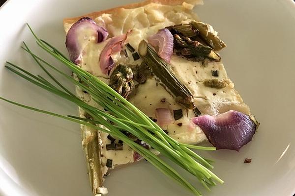 Quick Asparagus Tarte Flambée with Pesto