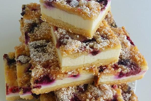 Quick Quark Crumble Cake with Fruit