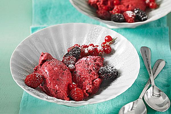 Quick, Semi-frozen Berry Ice Cream