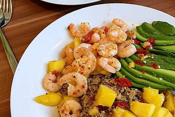 Quinoa Salad with Mango, Avocado and Prawns