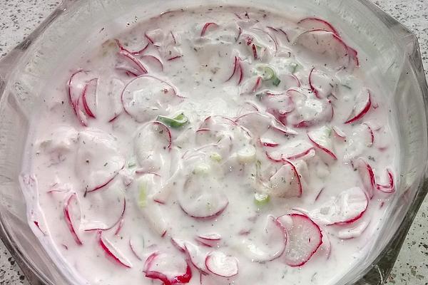 Radish Salad with Yogurt and Chives