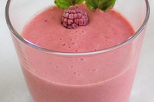 Raspberry and Apricot Smoothie