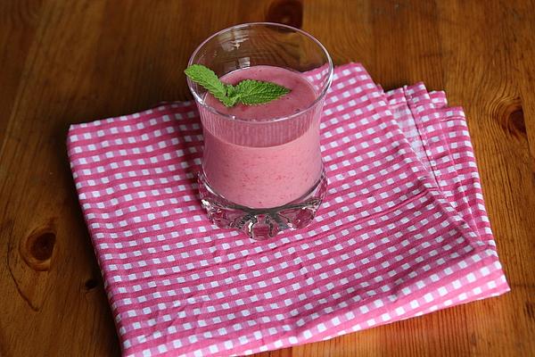 Raspberry and Banana Smoothie