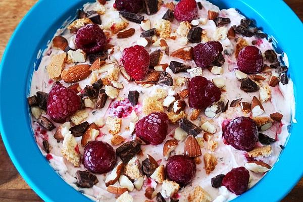 Raspberry and Mascarpone Cream with Chocolate and Cantuccini