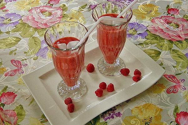 Raspberry – Banana – Peach Smoothie