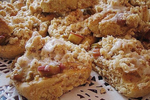 Rhubarb – Yeast Rolls