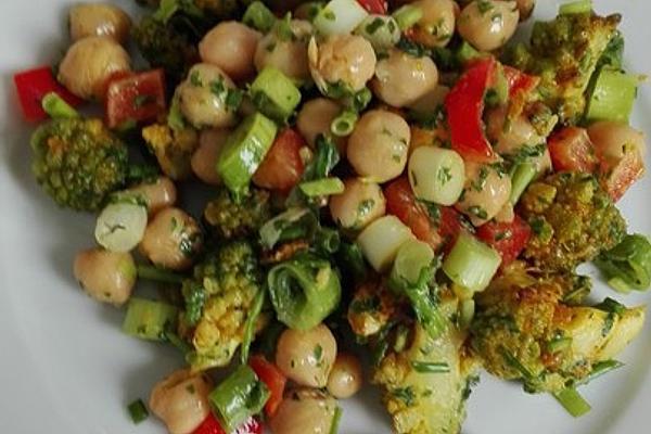 Romanesque Salad with Chickpeas