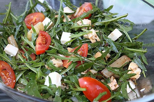Salad with Asparagus, Arugula and Sheep Cheese