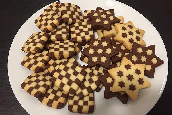 Sandy Black and White Pastries