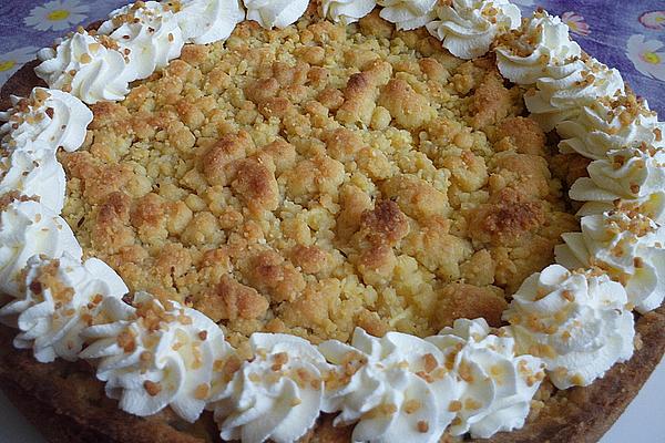 Schlemmer – Apple Pie – with Pudding Filling, Crumble and Candied Walnuts