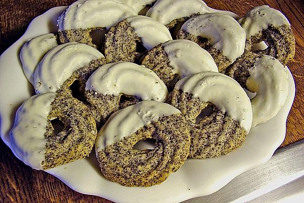 Silesian Poppy Wreaths