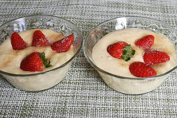 Simple Vanilla Semolina Pudding