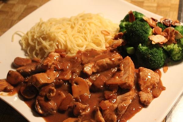 Sliced ​​creamed Meat with Rice