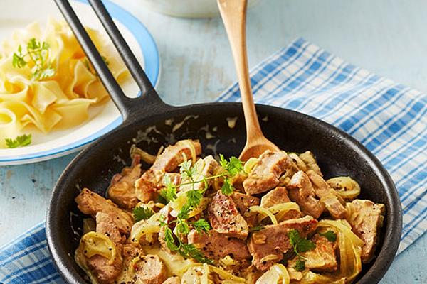 Sliced ​​pork Fillet in Mustard Cream