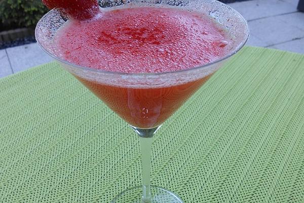 Sparkling Strawberry Aperitif
