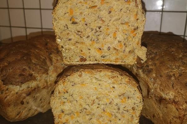 Spelled Bread with Carrots