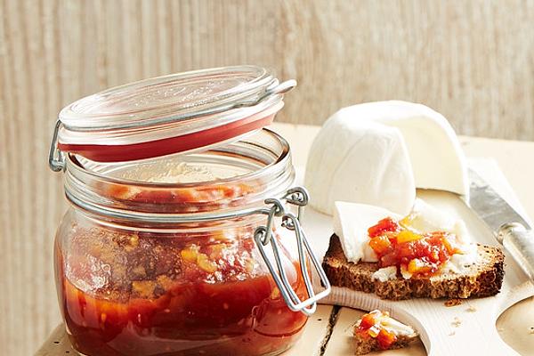 Spicy Tomato and Peach Chutney