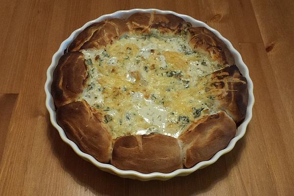 Spinach and Artichoke Dip in Bread Wreath