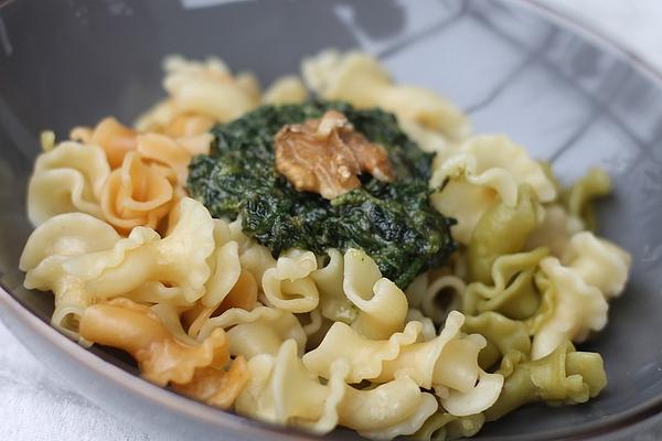 Spinach – Walnut – Pesto
