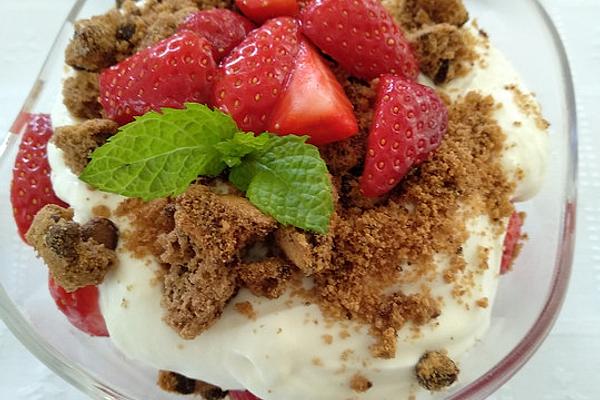 Strawberry Cookie Dessert
