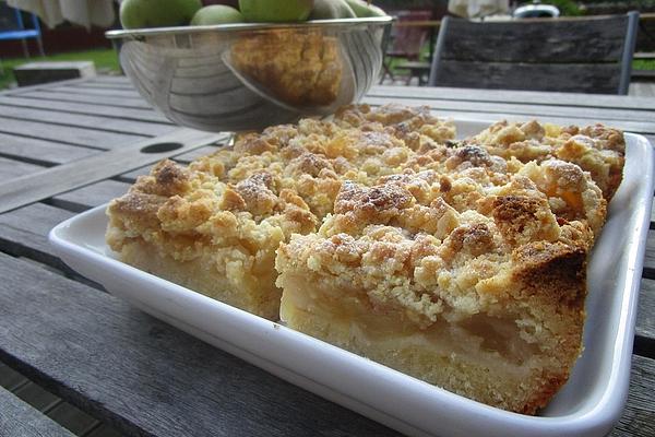 Streusel Apple Sheet Cake
