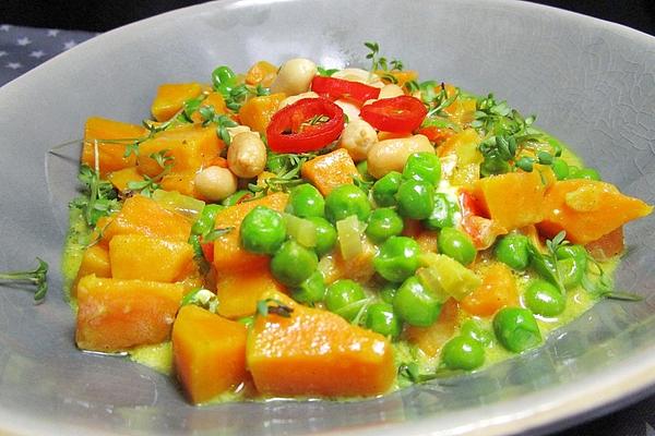 Sweet Potato Curry with Coconut and Peanuts