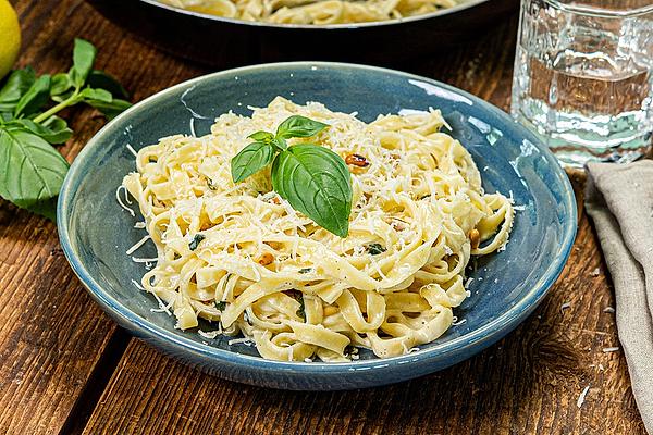 Tagliatelle with Lemon and Basil Sauce