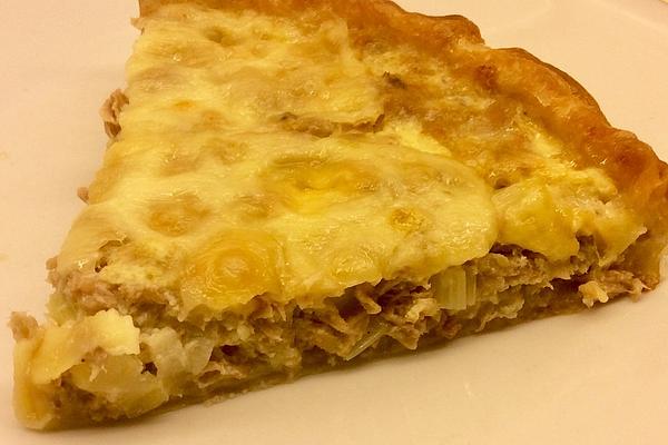Tart with Tuna, Celery and Cheese