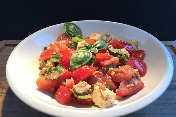Tomato and Mozzarella Salad with Kick