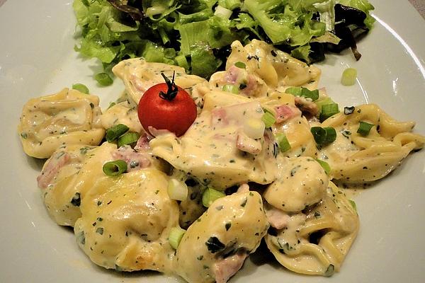 Tortellini in Ham – Cheese – Cream – Sauce
